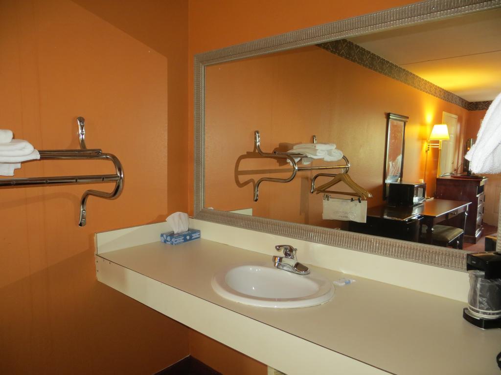 Americas Best Value Inn Ozark Eksteriør billede